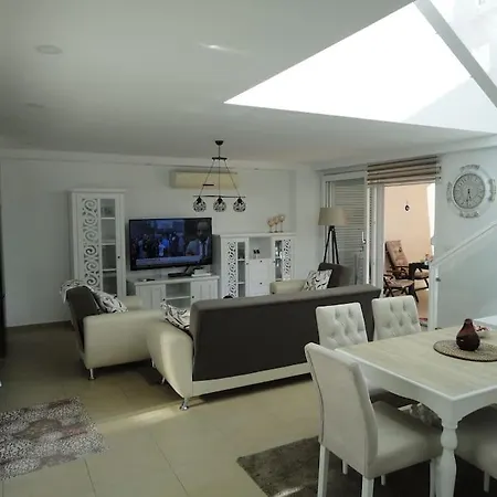 Luxury Modern Private In Side
