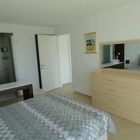 Luxury Modern Private In Villa Side